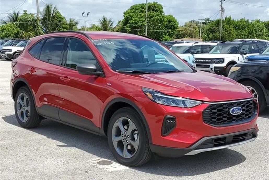 2025 Ford Escape Hybrid ST-Line photo 1