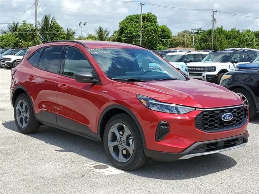 2025 Ford Escape Hybrid ST-Line photo 1
