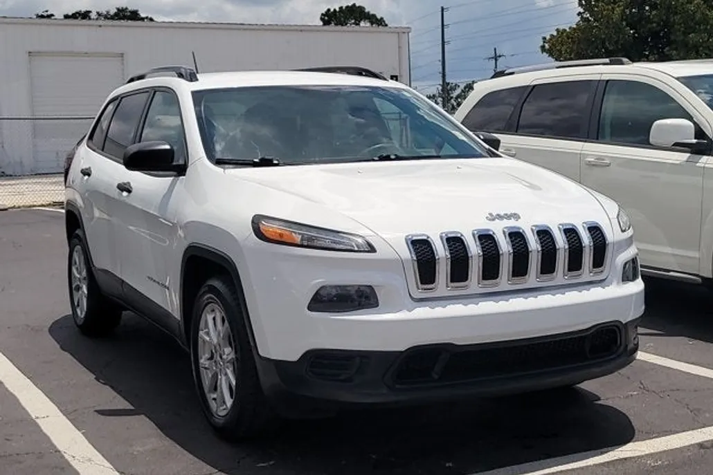 2017 Jeep Cherokee Sport photo 1