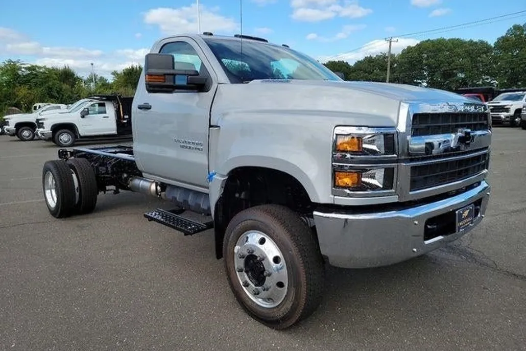 2024 Chevrolet Silverado 5500HD Work Truck photo 1