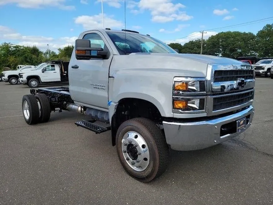 2024 Chevrolet Silverado 5500HD Work Truck photo 1
