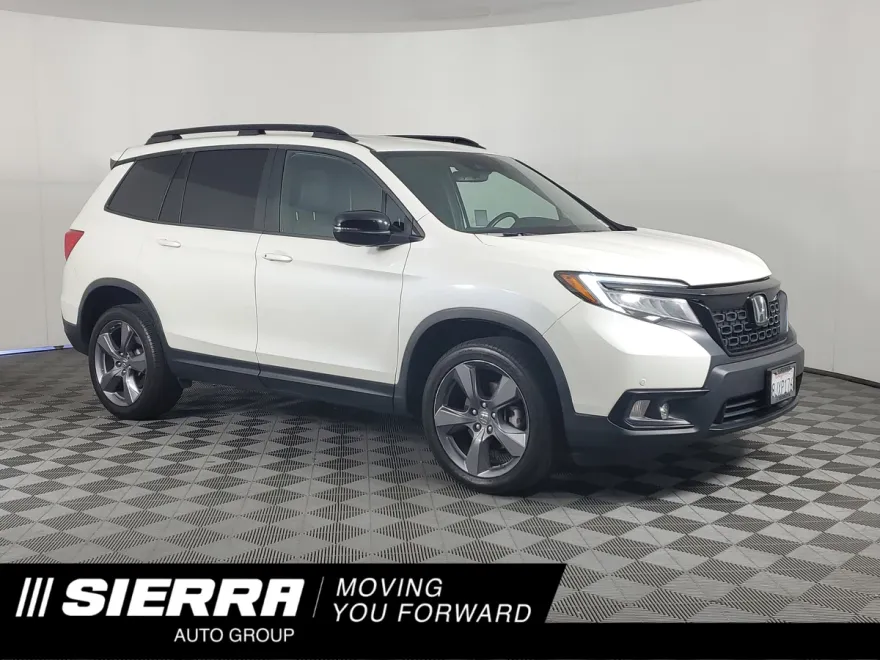 2019 Honda Passport Touring photo 1