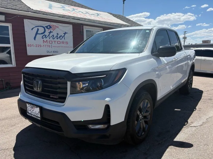 2021 Honda Ridgeline Sport photo 1