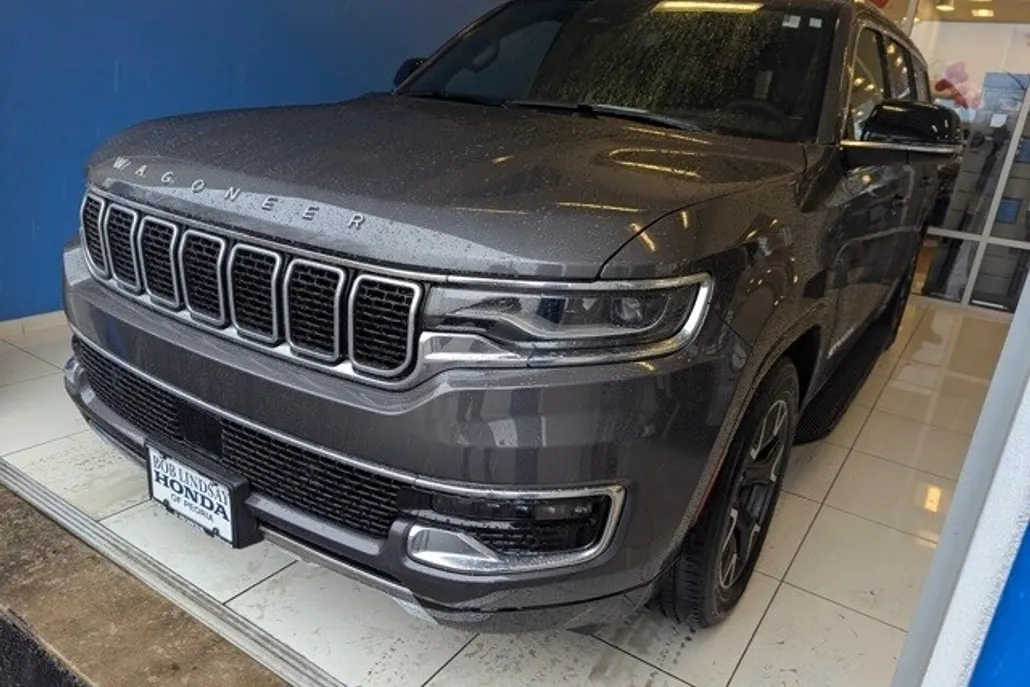 2024 Jeep Wagoneer L Series III photo 1