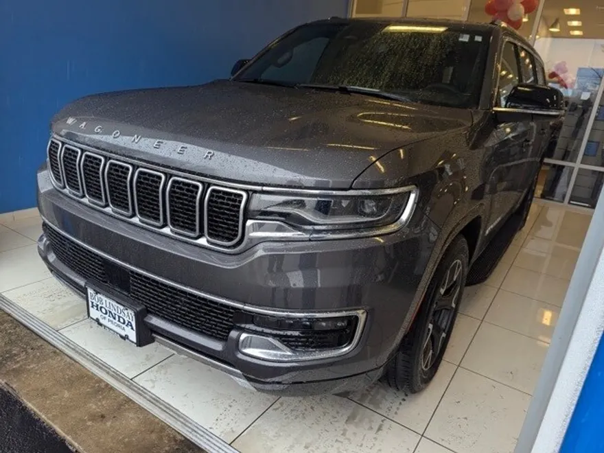 2024 Jeep Wagoneer L Series III photo 1