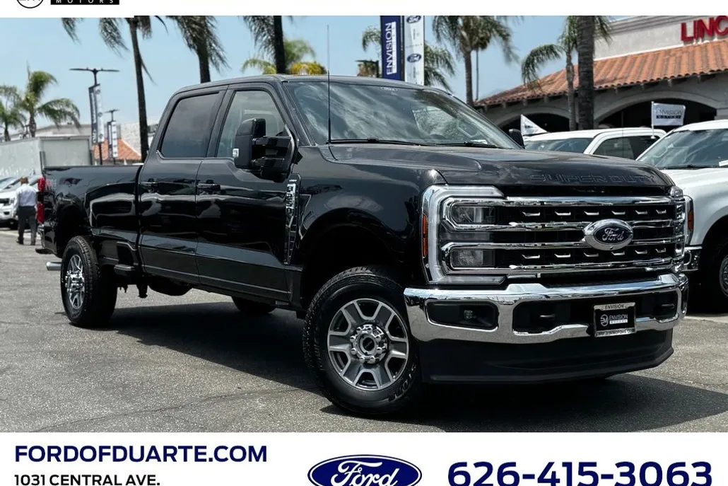 2025 Ford F-250 Lariat photo 1