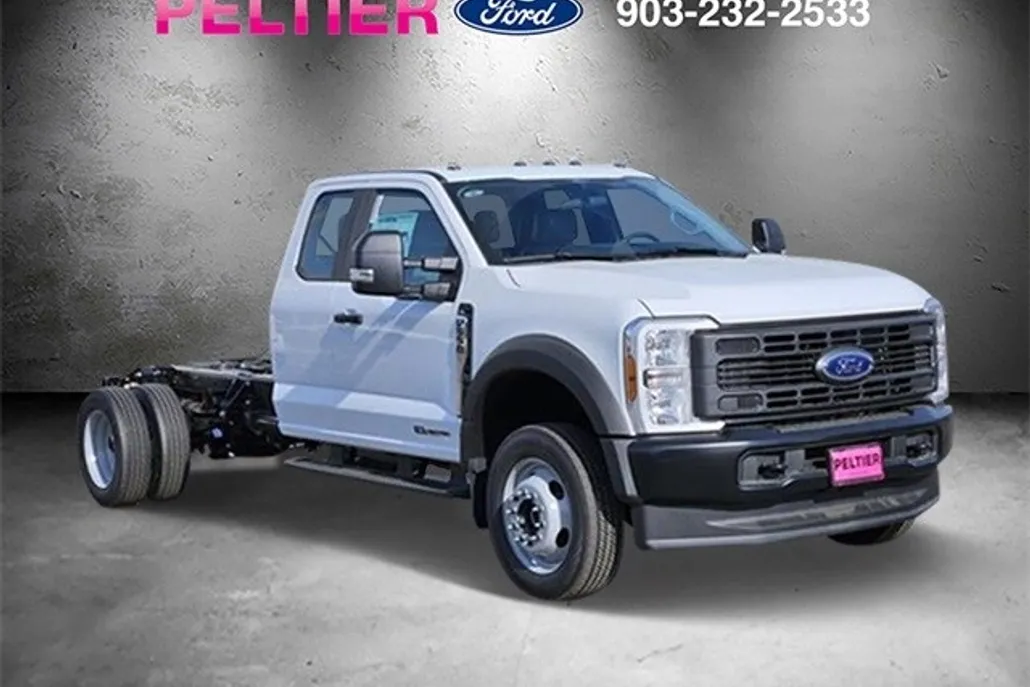 2025 Ford F-550 photo 1