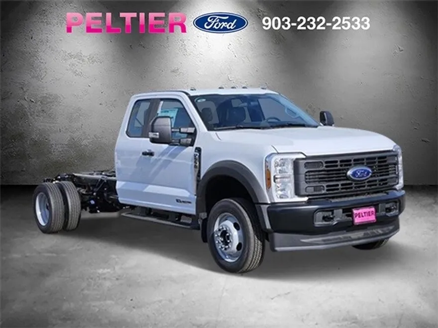 2025 Ford F-550 photo 1