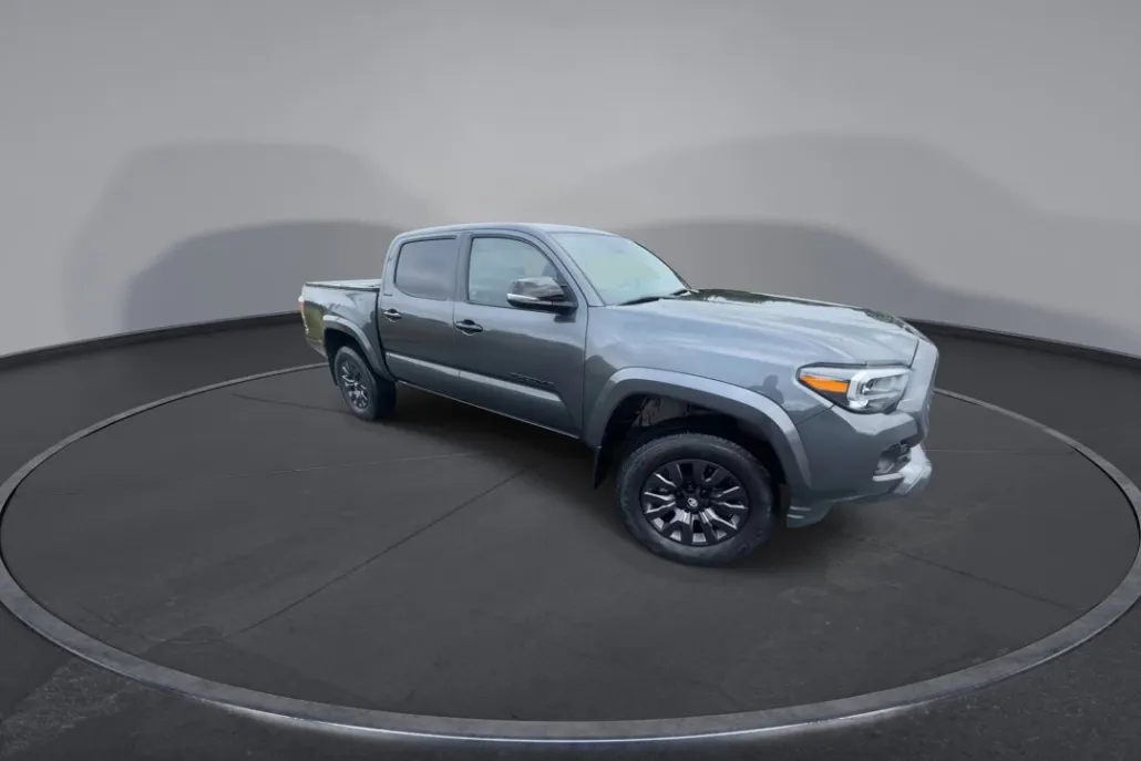 2023 Toyota Tacoma Limited Double Cab V6 photo 1