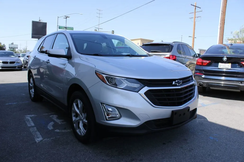 2018 Chevrolet Equinox LT photo 1