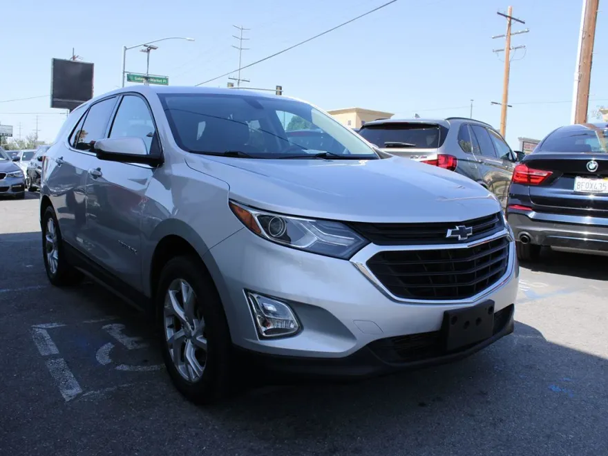2018 Chevrolet Equinox LT photo 1