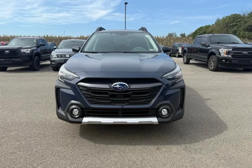 2023 Subaru Outback Limited XT photo 1