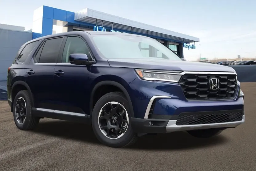 2025 Honda Pilot Sport photo 1