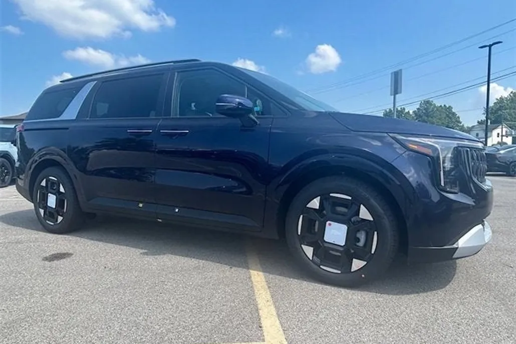 2026 Kia Carnival EX photo 1