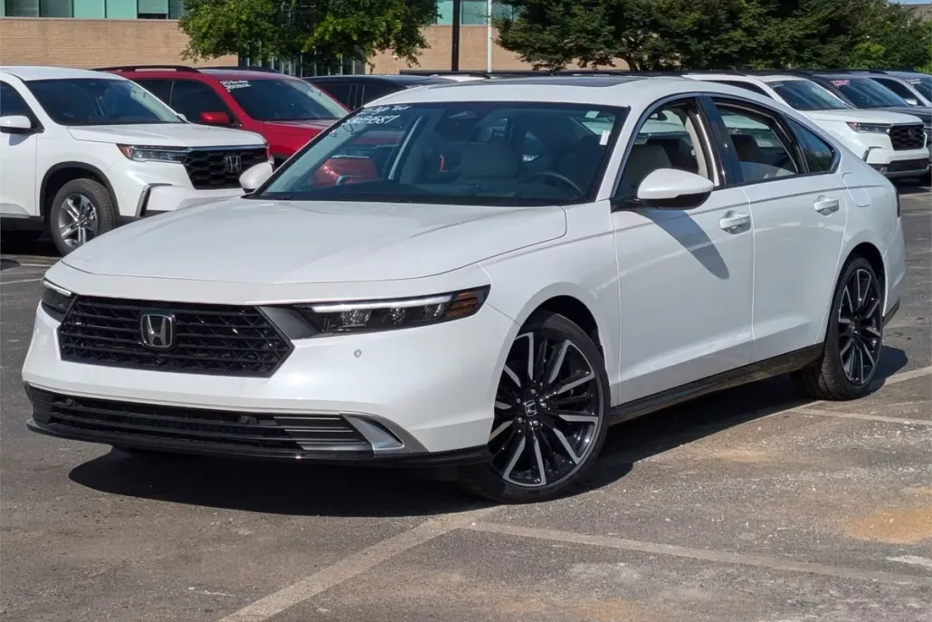 2025 Honda Accord Hybrid Touring photo 1
