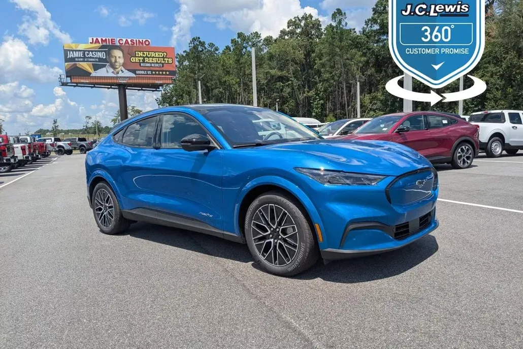 2025 Ford Mustang Mach-E Premium photo 1