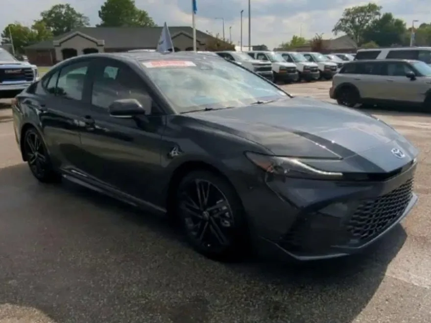 2025 Toyota Camry XSE photo 1