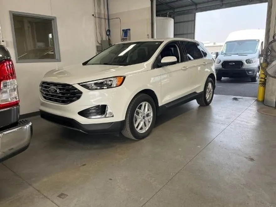 2022 Ford Edge SEL photo 1