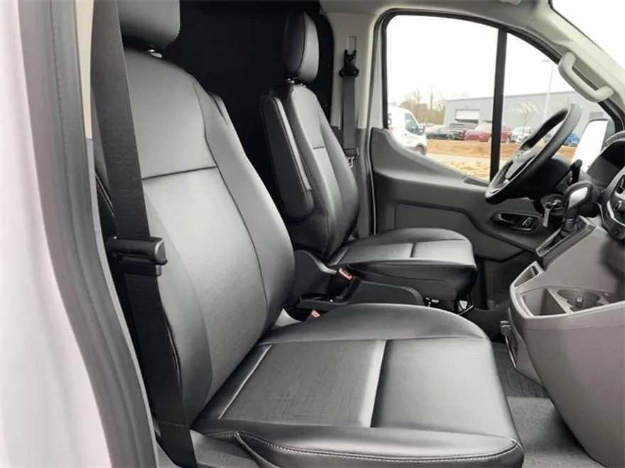 2024 Ford Transit photo 7