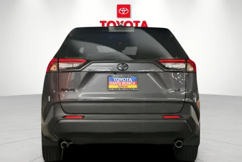 2025 Toyota RAV4 LE photo 3