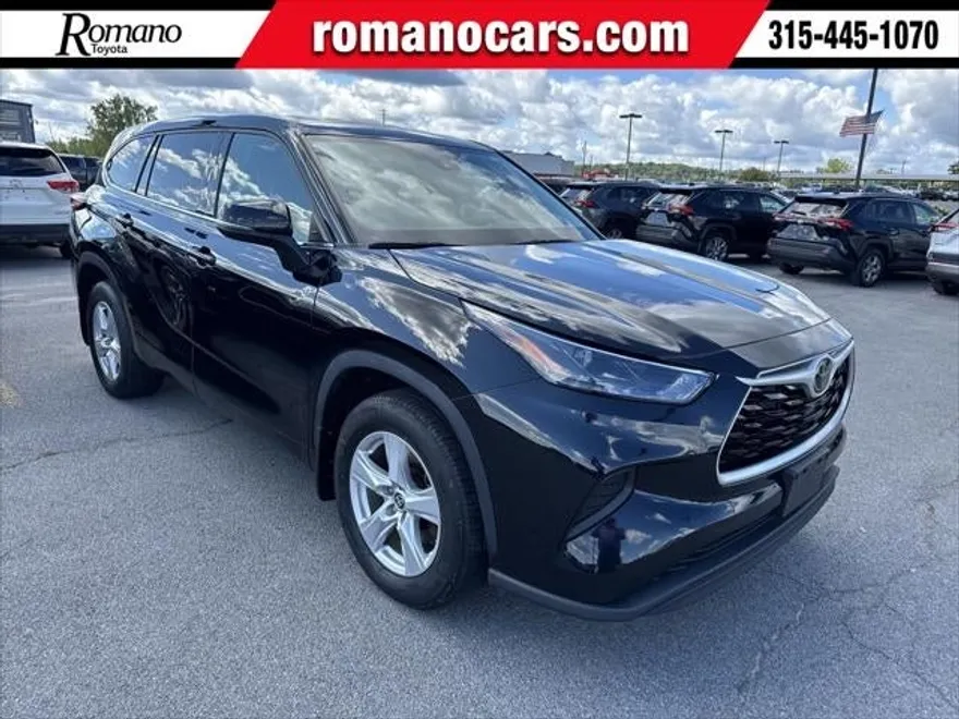 2022 Toyota Highlander L photo 1