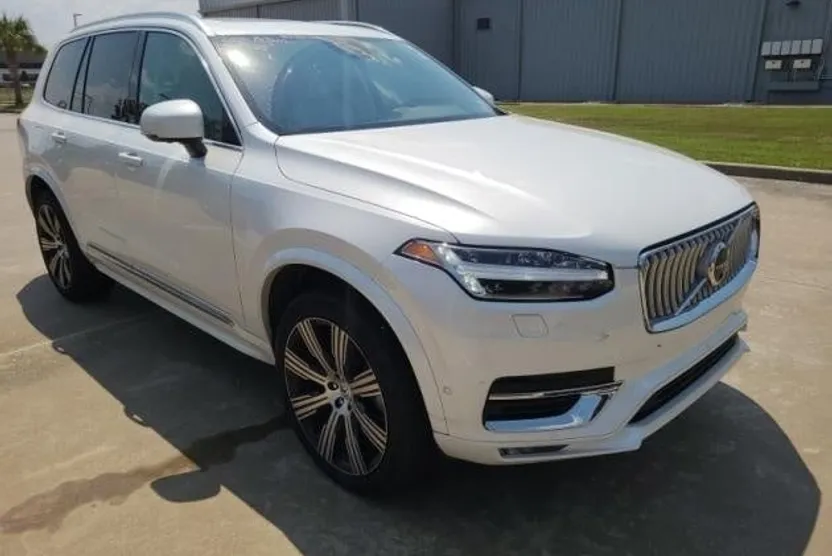 2024 Volvo XC90 Plus photo 1