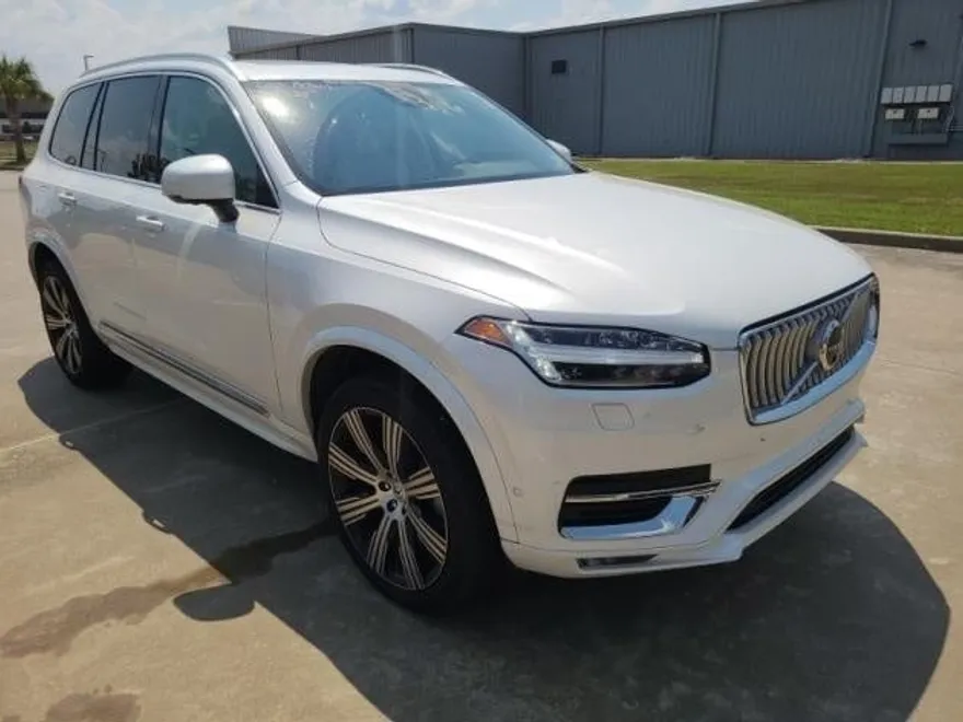 2024 Volvo XC90 Plus photo 1