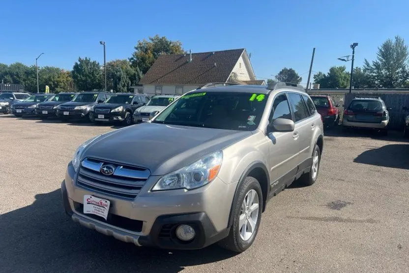 2014 Subaru Outback 3.6R Limited photo 1