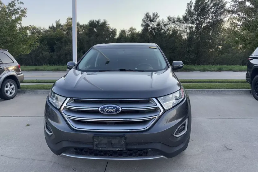 2017 Ford Edge SEL photo 1