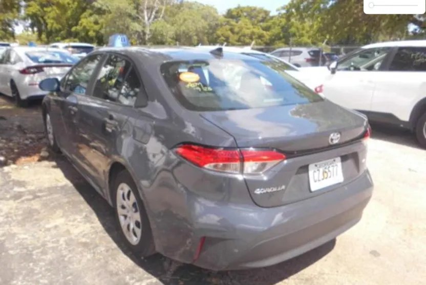 2024 Toyota Corolla LE photo 1