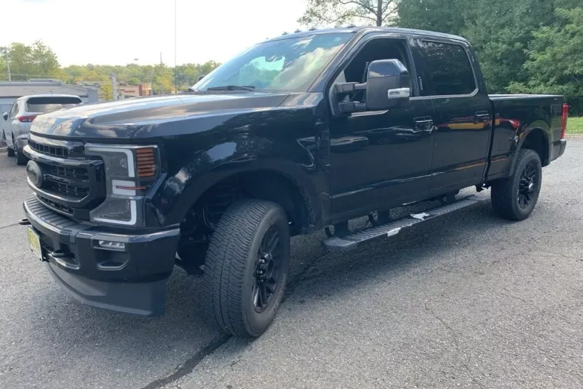 2021 Ford F-250 Lariat photo 1