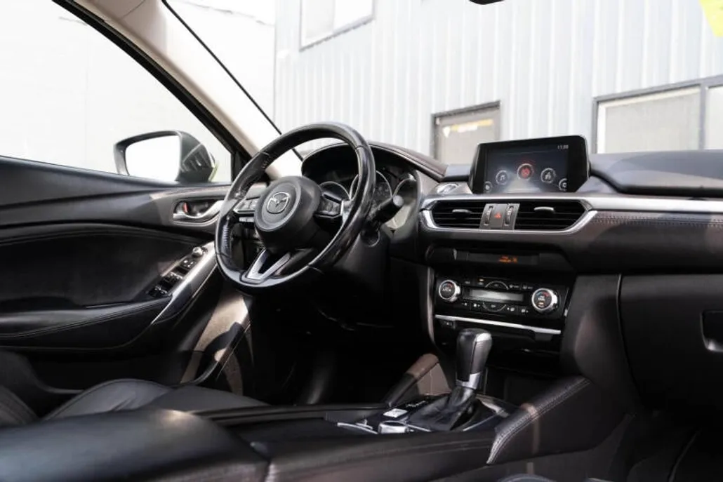 2017 Mazda Mazda6 Touring photo 1
