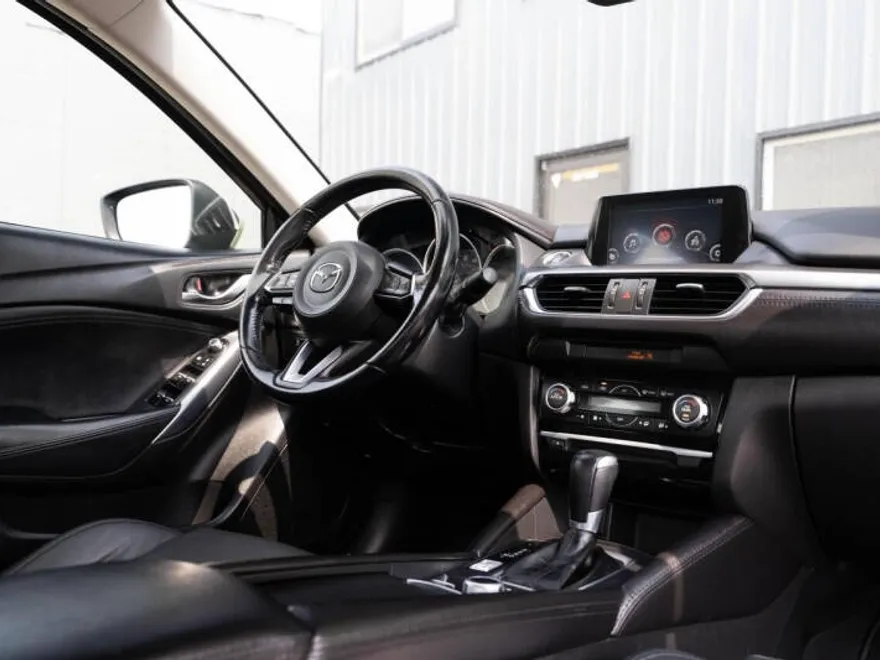 2017 Mazda Mazda6 Touring photo 1