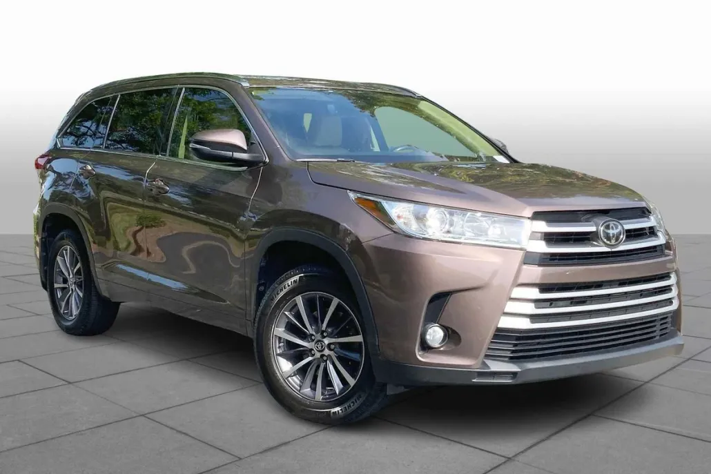 2017 Toyota Highlander XLE photo 1