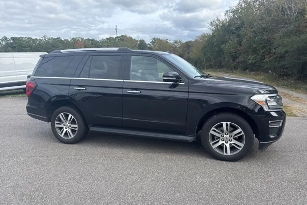 2024 Ford Expedition Limited photo 1