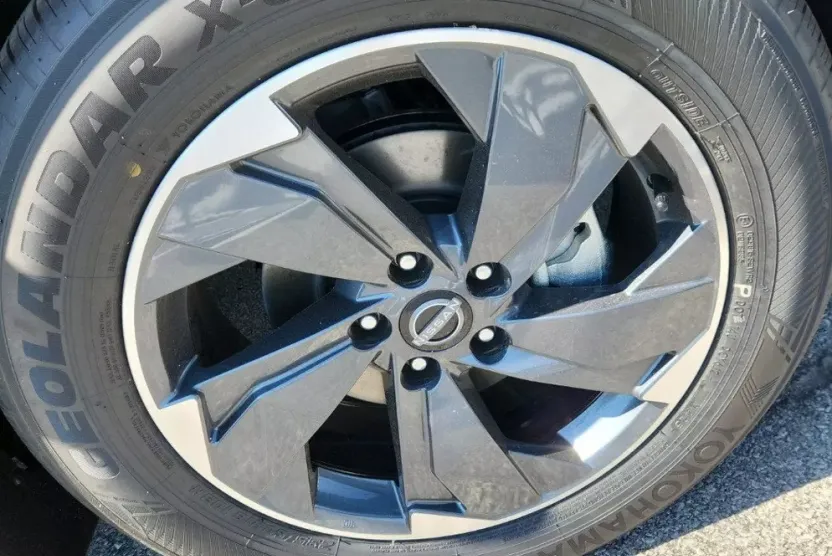 2026 Nissan Rogue SV photo 1