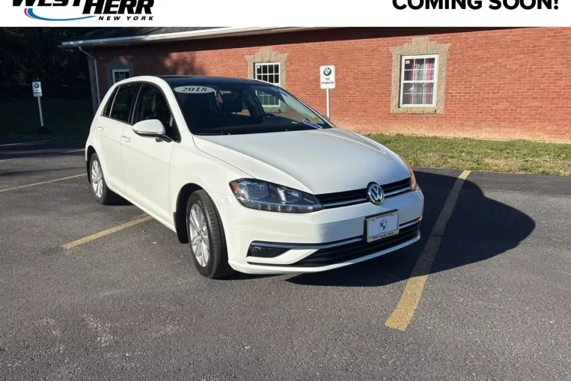 2018 Volkswagen Golf TSI SE photo 1