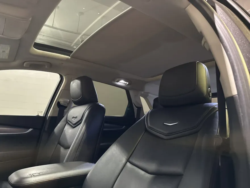 2017 Cadillac XT5 Luxury photo 1