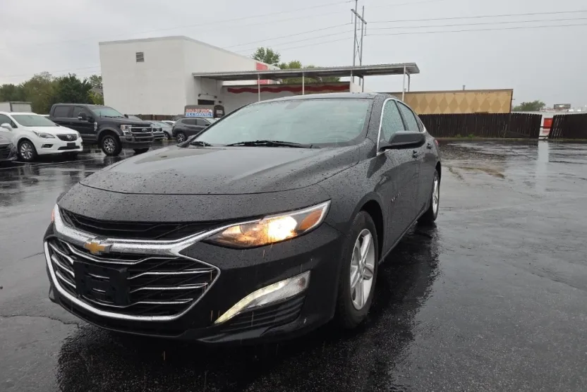 2022 Chevrolet Malibu 1LT photo 1