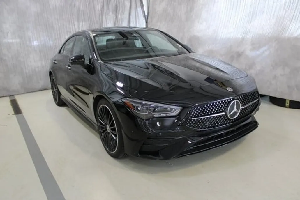 2024 Mercedes Benz CLA 250 4MATIC photo 1