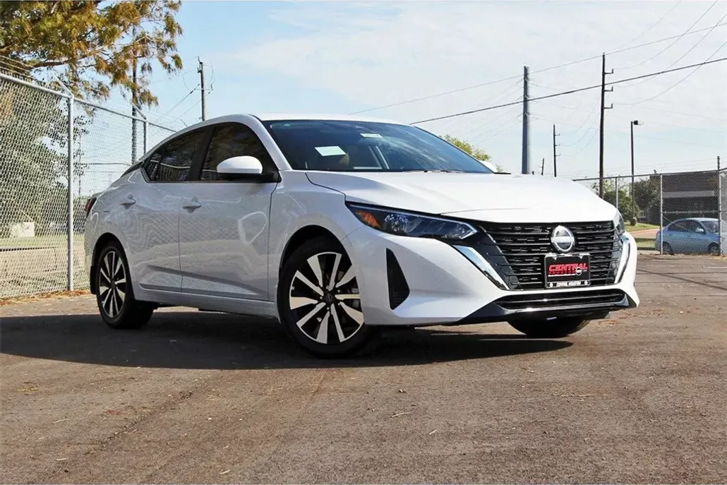 2025 Nissan Sentra SV photo 1