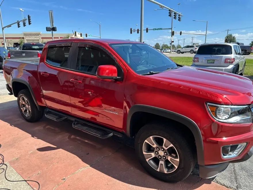 2015 Chevrolet Colorado LT photo 1