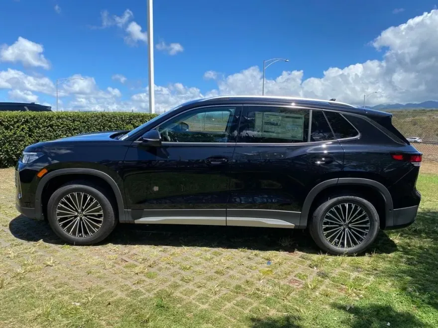 2025 Volkswagen Tiguan S photo 1