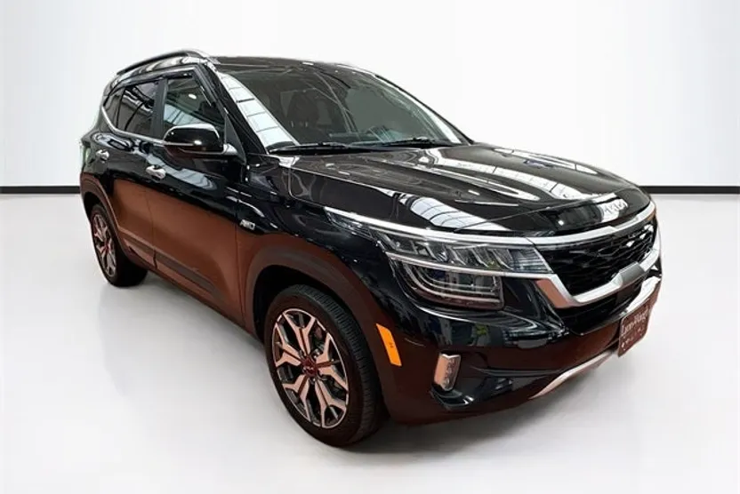 2023 Kia Seltos SX photo 1