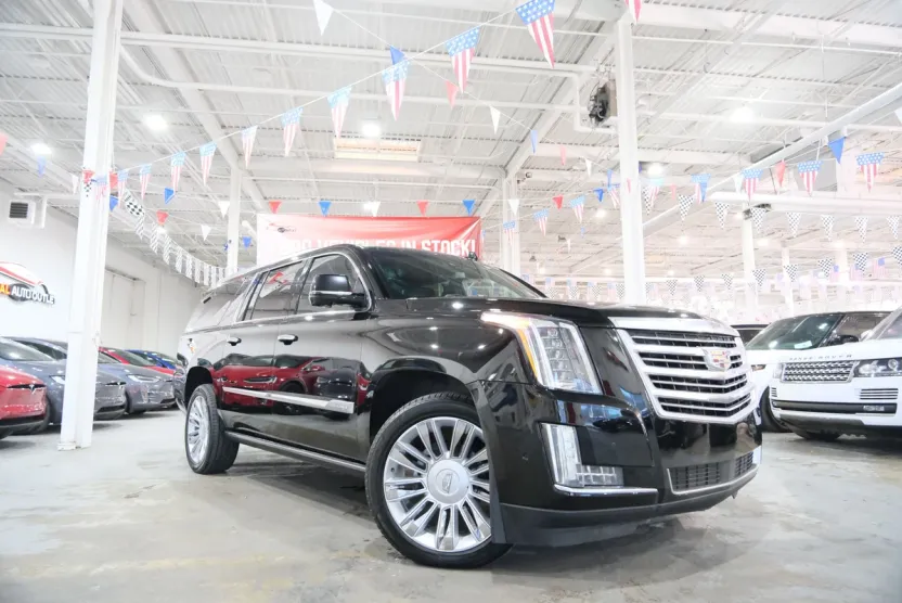 2017 Cadillac Escalade ESV Platinum photo 1