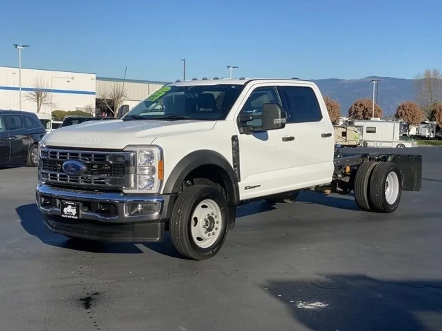 2023 Ford F-450 XLT photo 1