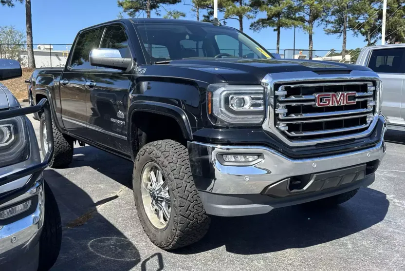 2017 Gmc Sierra 1500 SLT photo 1