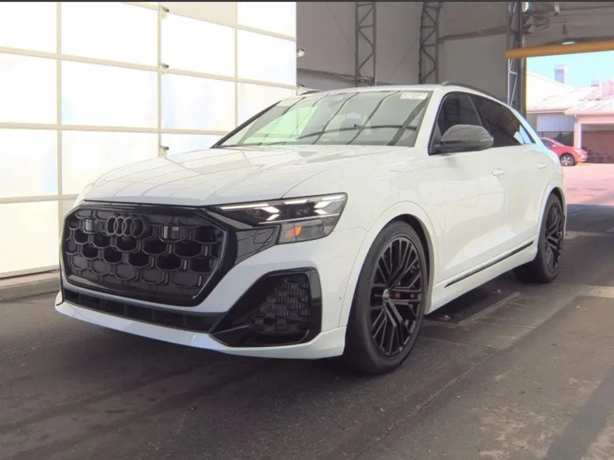 2024 Audi SQ8 Premium Plus photo 1