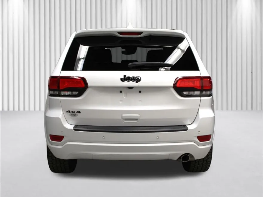 2021 Jeep Grand Cherokee Laredo X photo 1