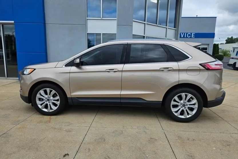 2020 Ford Edge Titanium photo 1